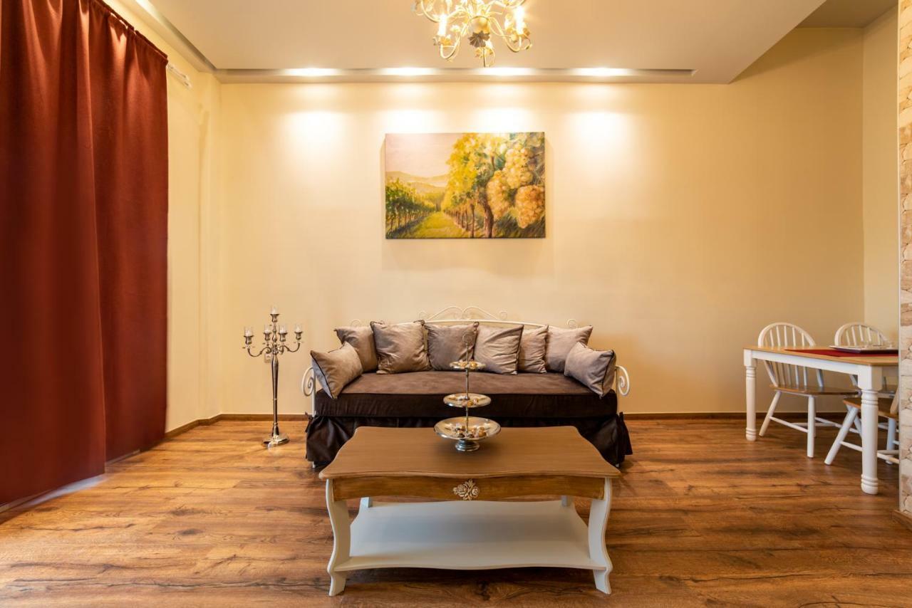 Oinoelia Luxury Suites & Residence Потос Екстериор снимка