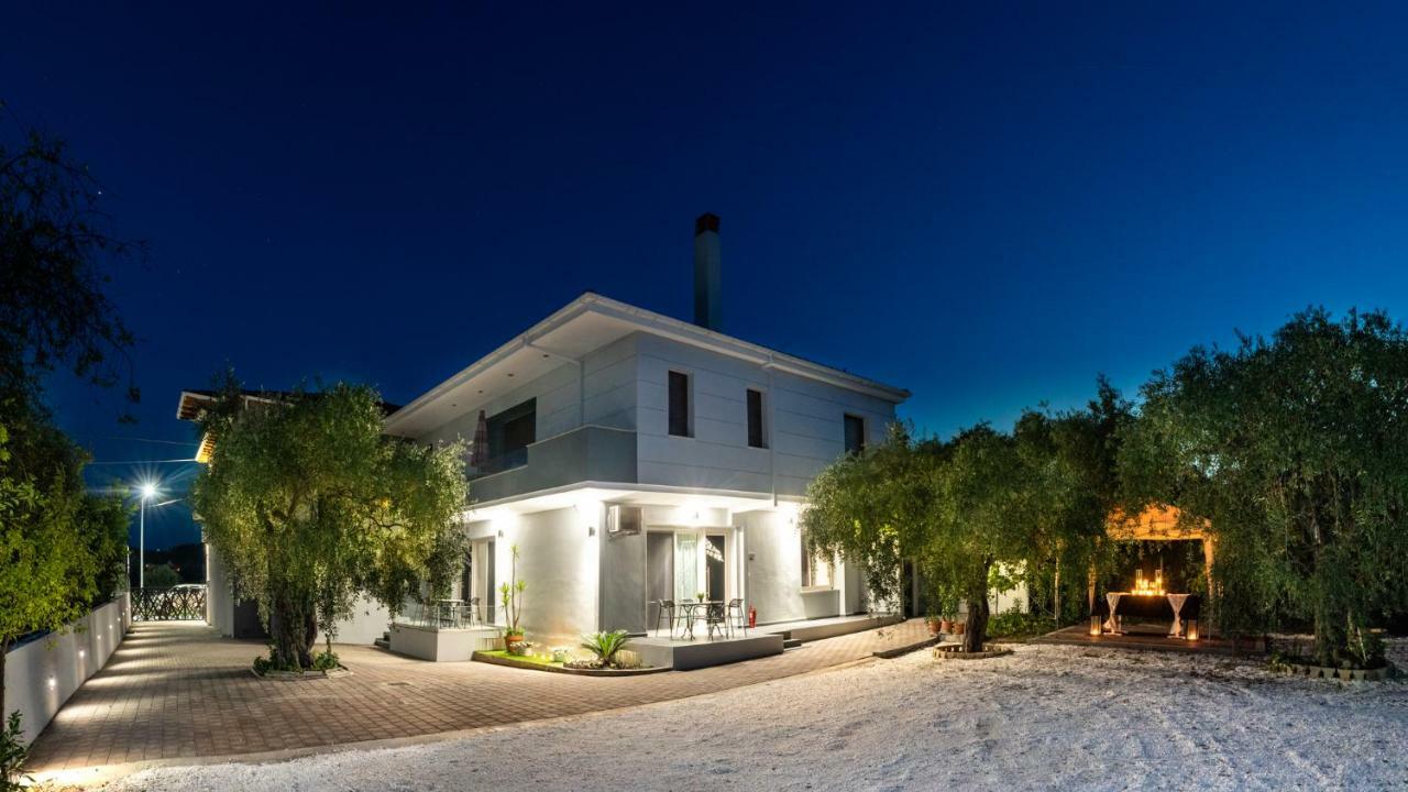 Oinoelia Luxury Suites & Residence Потос Екстериор снимка