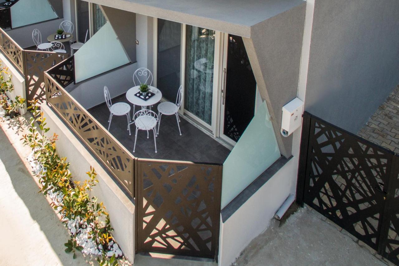 Oinoelia Luxury Suites & Residence Потос Екстериор снимка